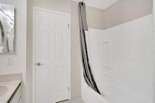 Building Photo - 34 Lakeview Cir