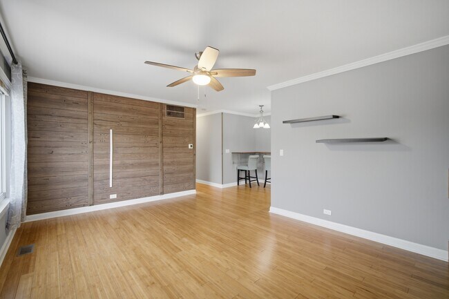 Building Photo - 1306 Cove Dr