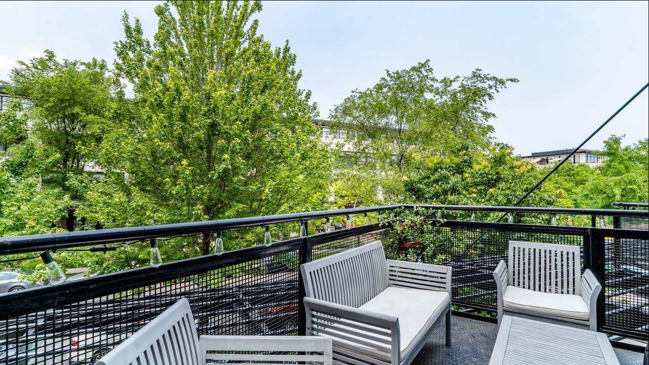 Building Photo - 1111 W 15th St