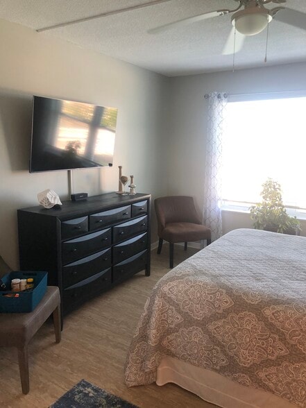 Bedroom - 5220 Brittany Dr S