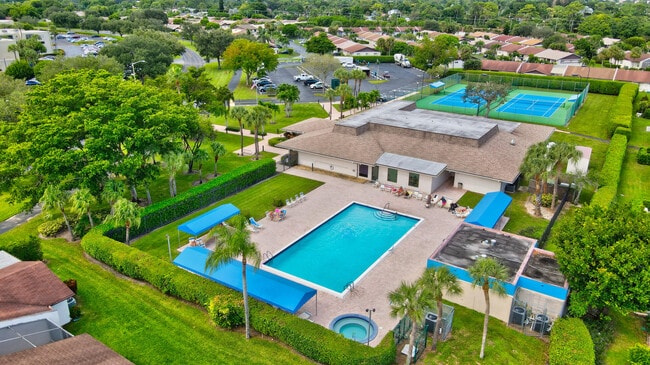 Building Photo - 15792 Philodendron Cir