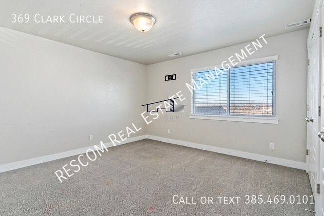 Building Photo - 369 Clark Cir