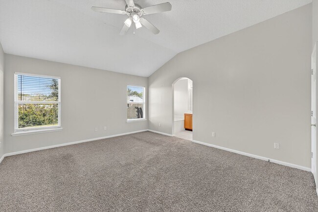 Building Photo - 9205 Redtail Dr