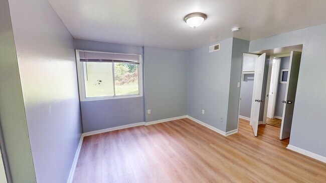 Bedroom - 584 Wilson Bridge Dr