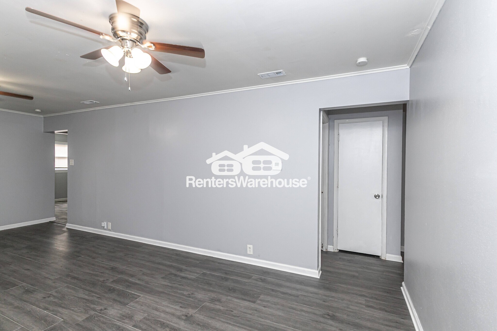 Building Photo - 10741 Cambridge Ave