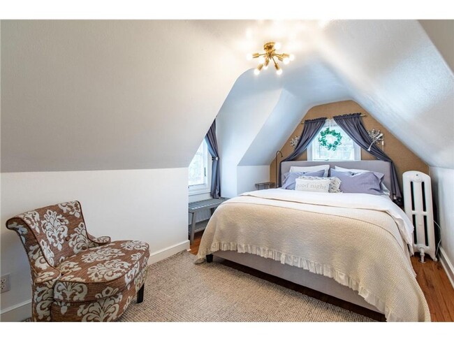 Building Photo - 538 4th Ave NW