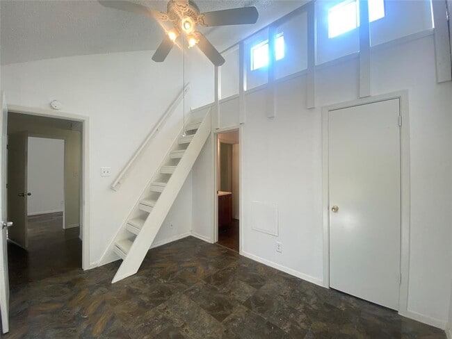 Building Photo - 4910 Avenue H