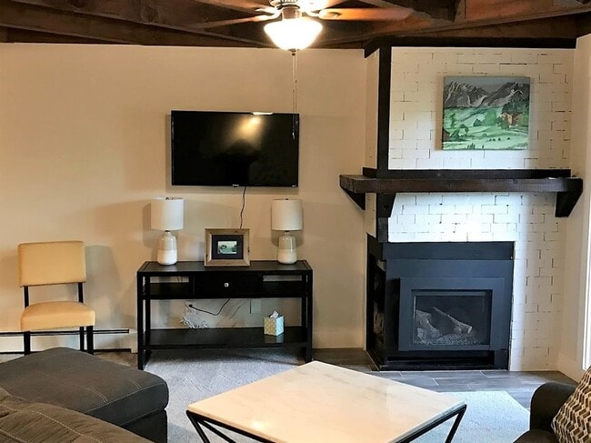 Building Photo - Long Term Rental- Treehouse E201