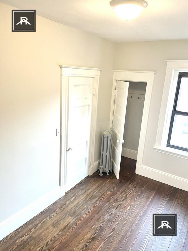 Building Photo - 3 bedroom in Brookline MA 02445