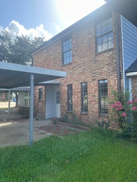 Building Photo - 6840 25th St