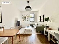Building Photo - 16 W 95th St