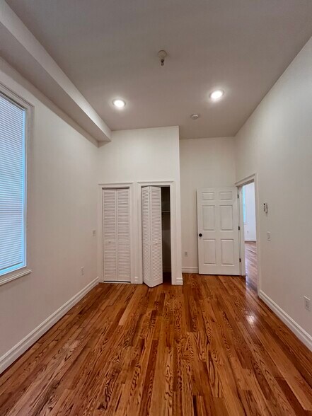 Building Photo - 373 Danforth Ave