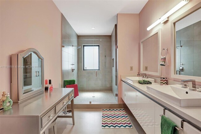 Building Photo - 16709 Botaniko Dr N