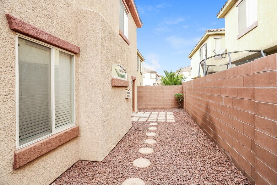 Building Photo - 8908 Brentwood Grove Ct
