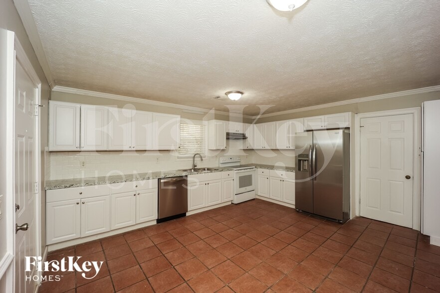 Building Photo - 5008 Springtree Ct