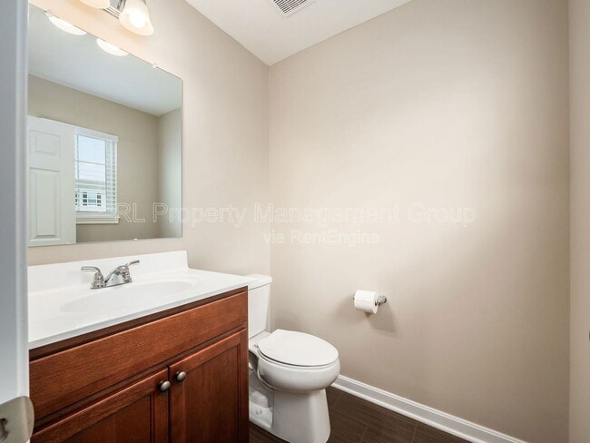 Building Photo - 7449 Sugarbark Dr