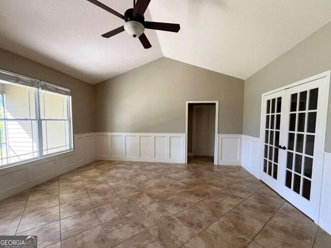 Building Photo - 242 Waters Edge Dr