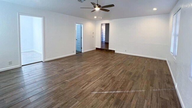 Building Photo - 13408 Thompson Rd