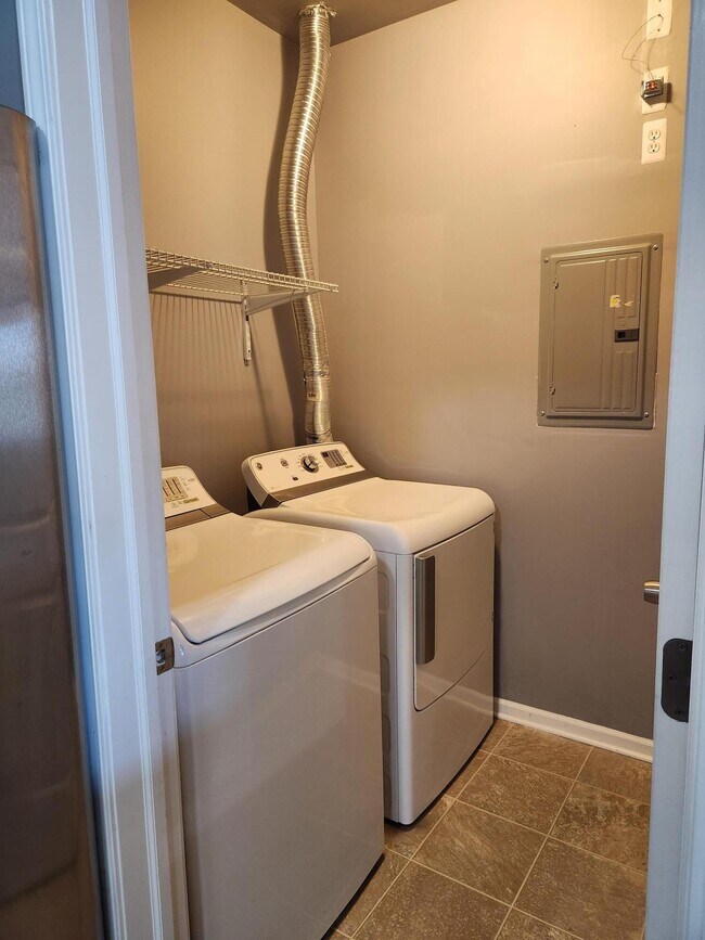 Building Photo - 23668 Northstone Village Dr