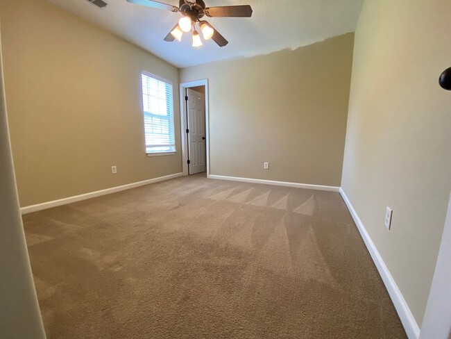 Building Photo - GORGEOUS 4 BEDROOM 3 BATHROOM CORDOVA RENT...