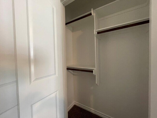 Building Photo - 7726 Merry Oaks Cv