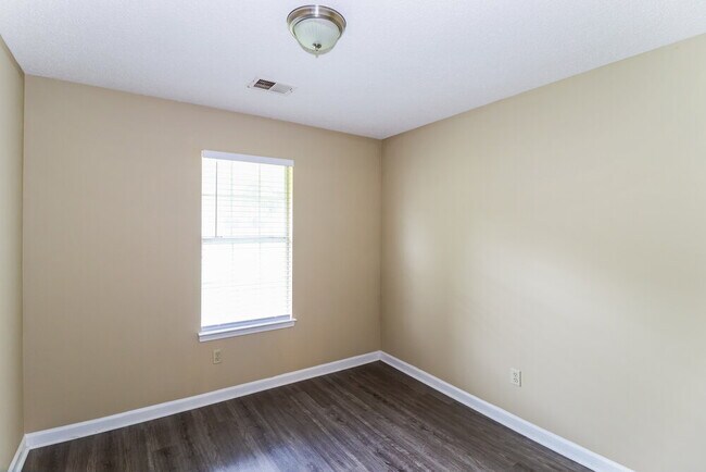 Building Photo - 9167 Valkrie Ln