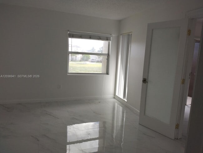 Building Photo - 805 SW 113th Way