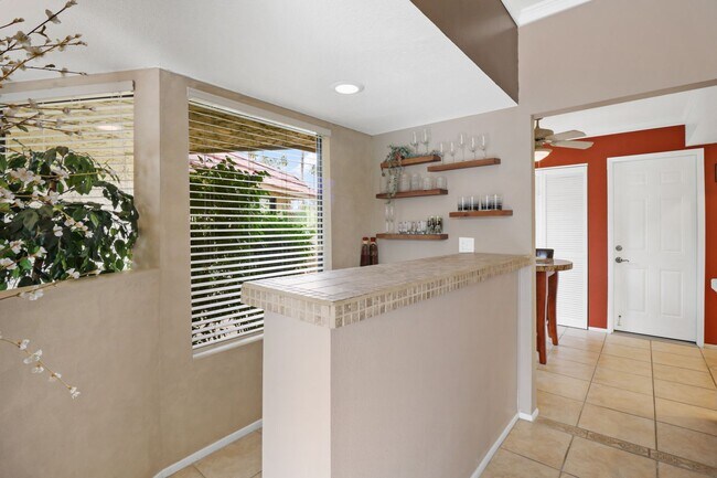 Building Photo - Charming Cathedral City Condo with Territorial Views