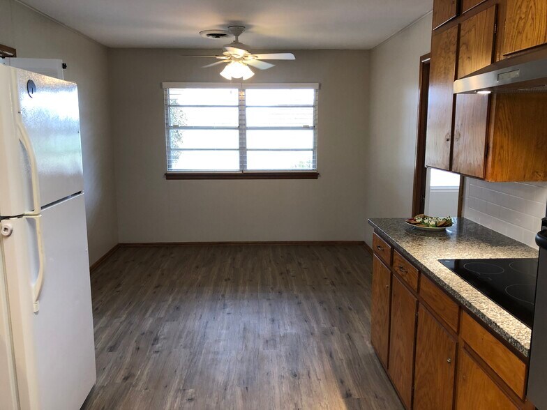 Breakfast/Dining view to Golf Course - 1034 Elizabeth Ave