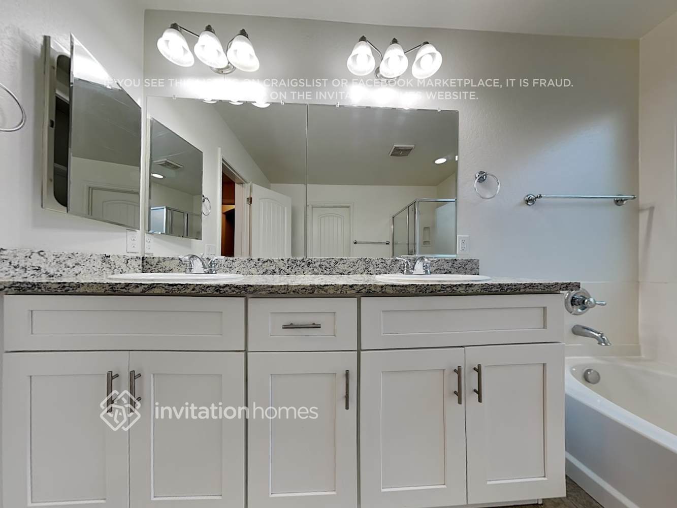 Building Photo - 3293 E Sheffield Rd