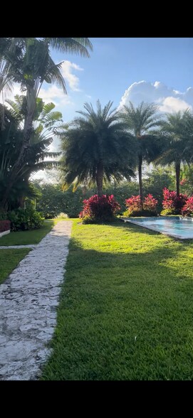 Building Photo - 4023 N Meridian Ave