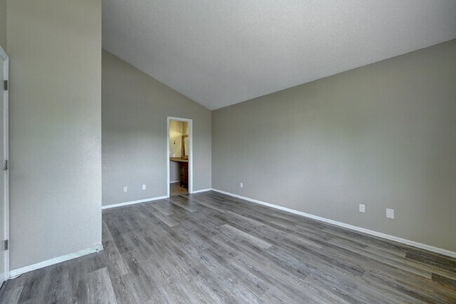 Building Photo - $2,245 - 3 Bed, 3 Bath Home with Finished ...