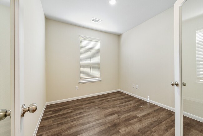 Building Photo - 11751 Armadale Dr