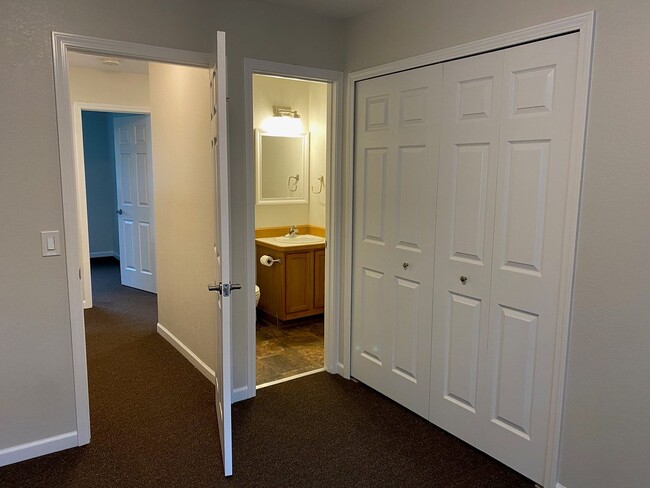 Building Photo - 1701 B Aliak Dr