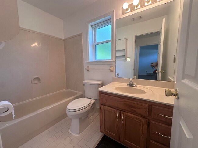 Building Photo - 8305 Crimson Creek Dr