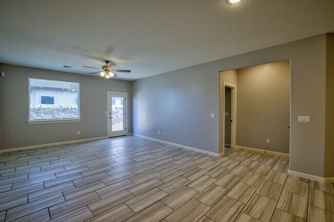 Building Photo - 11491 Summer Dr