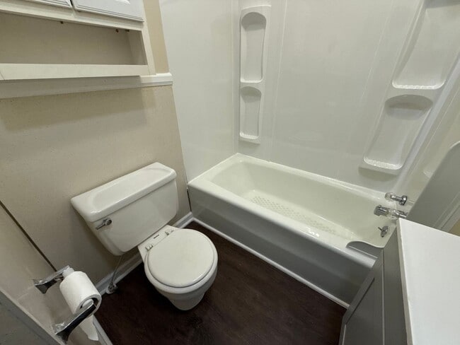 Building Photo - 3 Bedroom 1 Bath Home With Large Front Porch