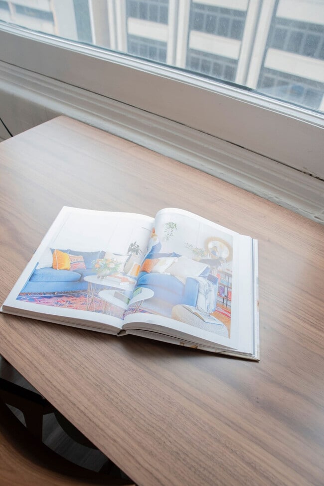 Building Photo - 125 W Market St