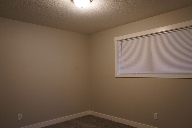 Building Photo - 1410 E 30th St