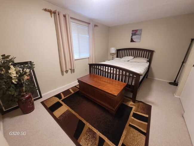 Private bedroom - 15712 13th Avenue Ct E