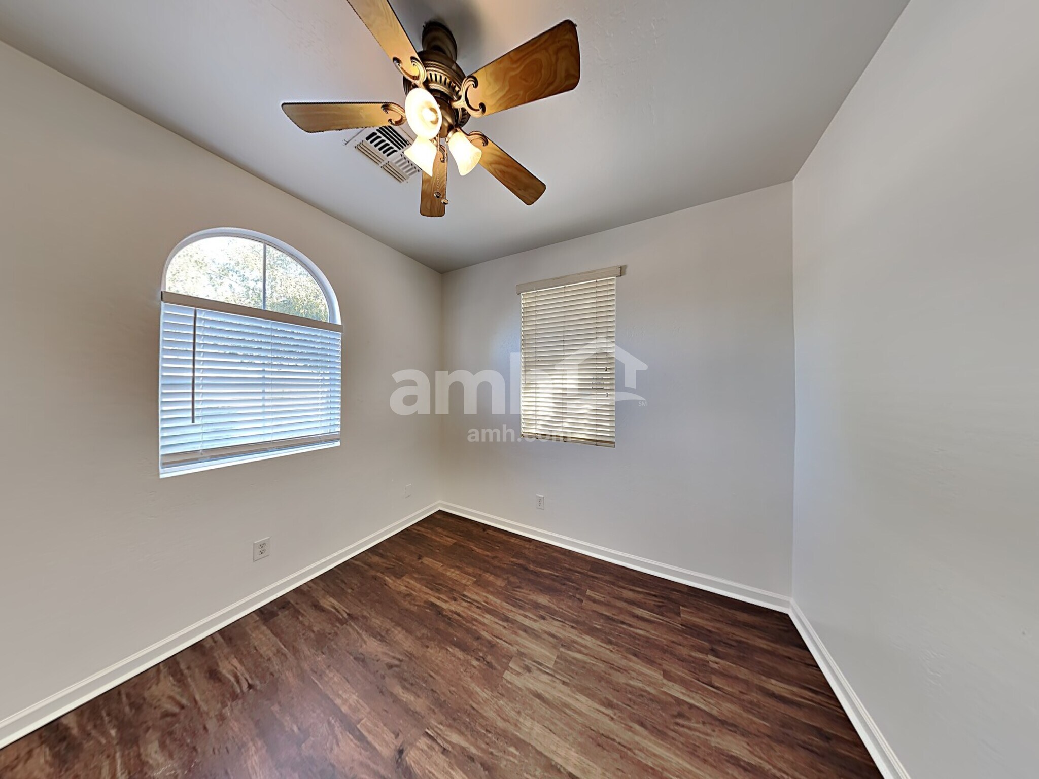 Building Photo - 5156 W Fulton St