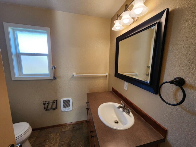 Building Photo - 3 bed 1.5 bath in Sequim