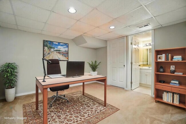 Building Photo - 1630 Holland Dr