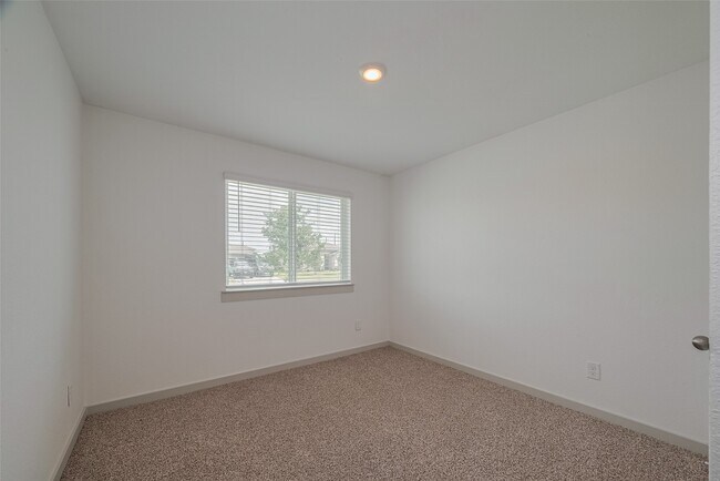 Building Photo - 14519 Sweetwater Dr