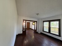 Building Photo - 2958 E 71st St