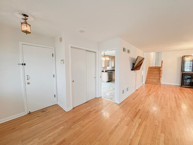 Building Photo - 4716 Thatcher Ave