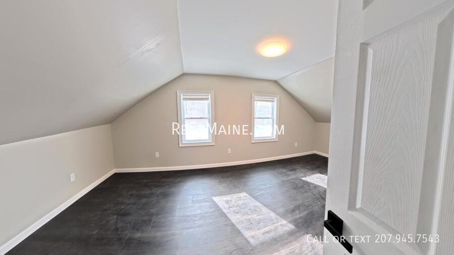 Building Photo - 6 Cram St