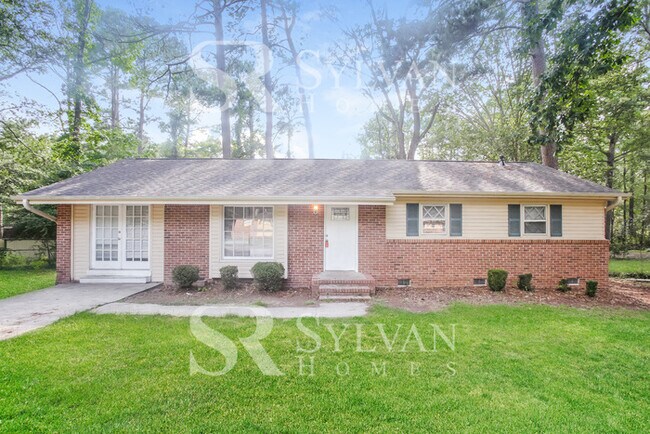 Building Photo - Cozy 3 BR 2 BA Home
