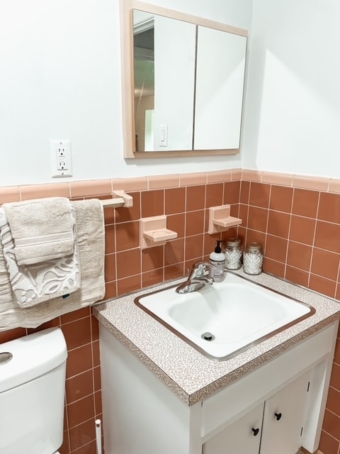 Building Photo - 453 Dolphin St