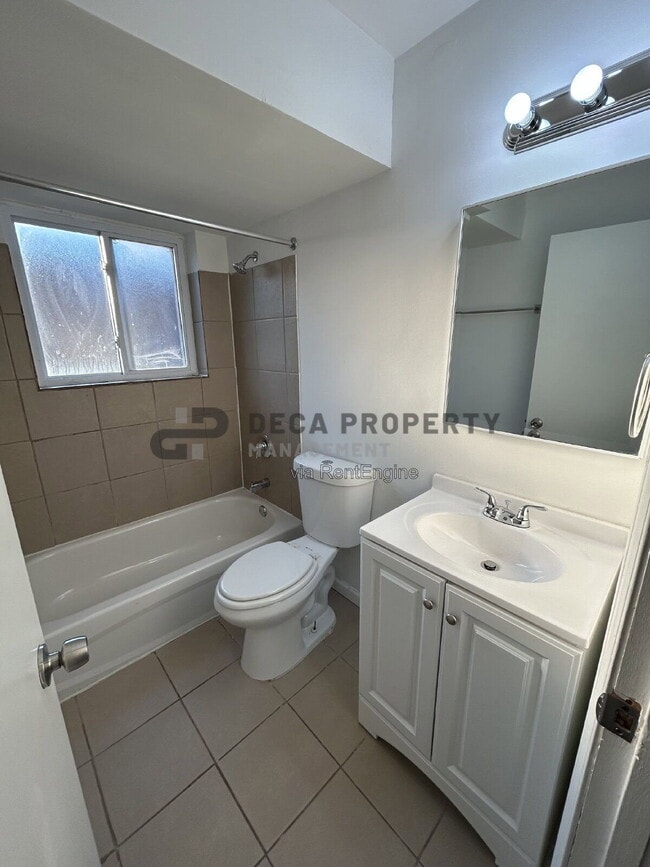 Building Photo - 9910 Broadmoor Dr